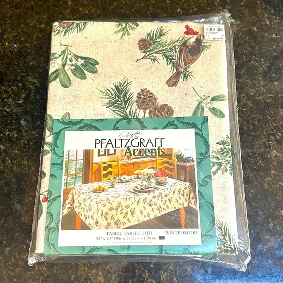 ❤️ 🆕 PORTFOLIO FABRIC TABLECLOTH WINTERWOOD DESIGN 52” x 70” - Picture 6 of 6